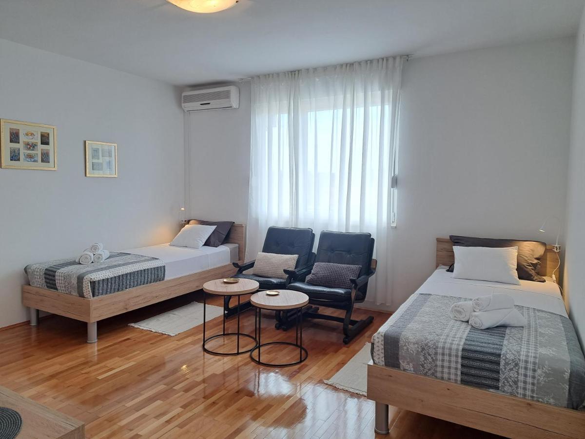 Apartman Dida Jakov พรีมอชเตน ภายนอก รูปภาพ